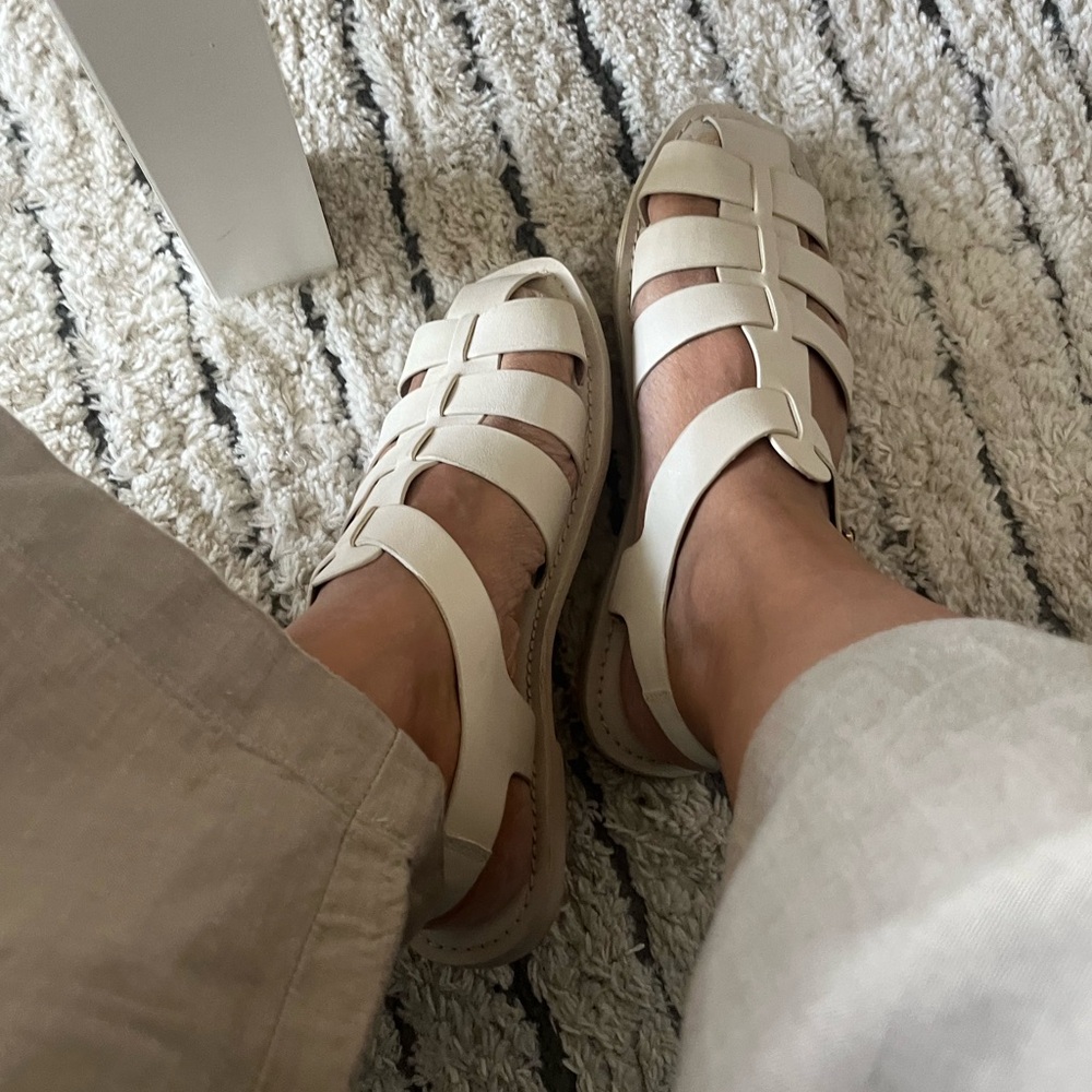 Fisherman sandals in white faux leather